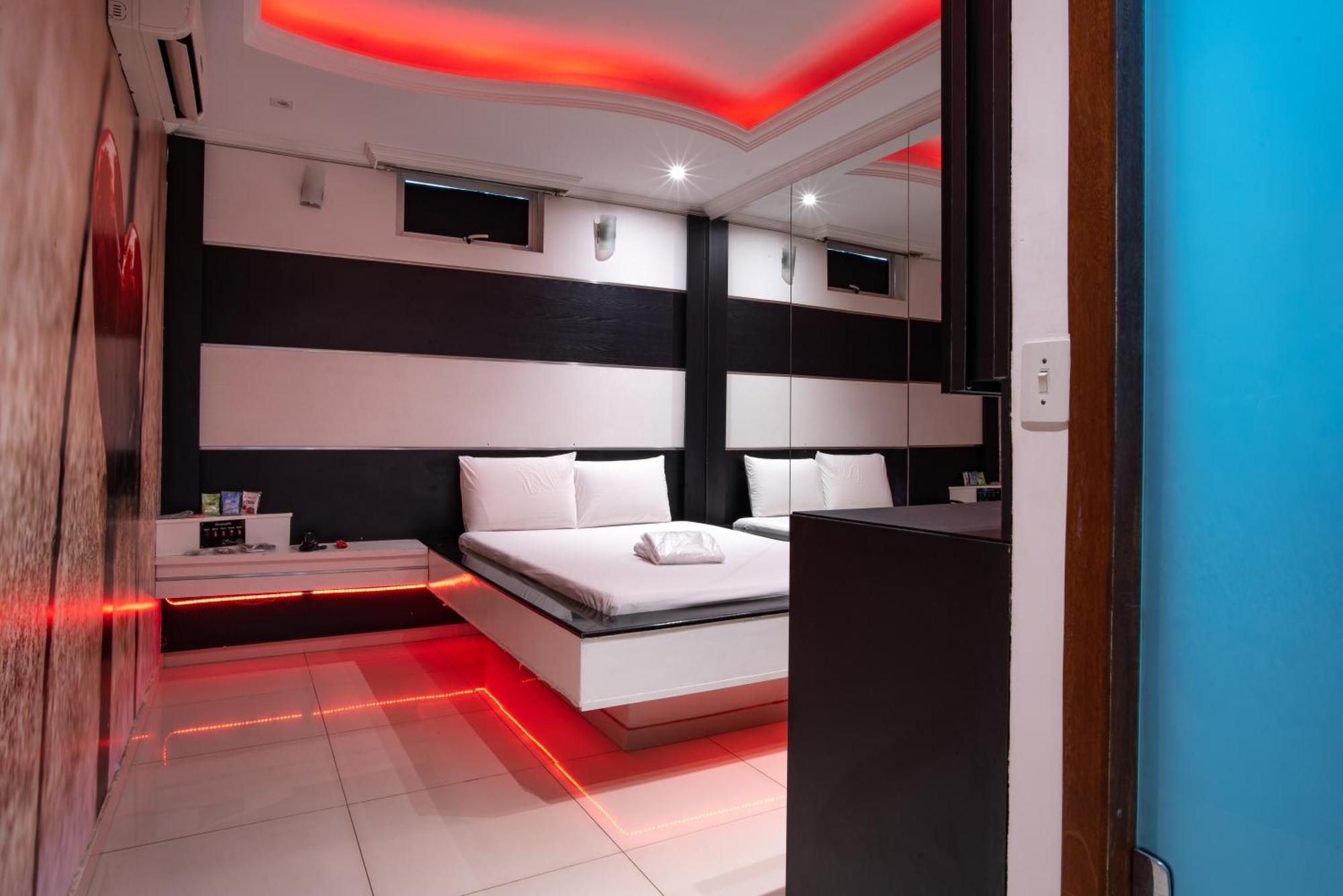 Motel Fantasy 2 (Adults Only) كونتاجيم المظهر الخارجي الصورة